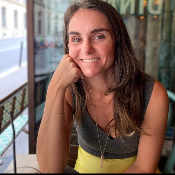 Meet your Posher, Alison - Picture 2 of 16